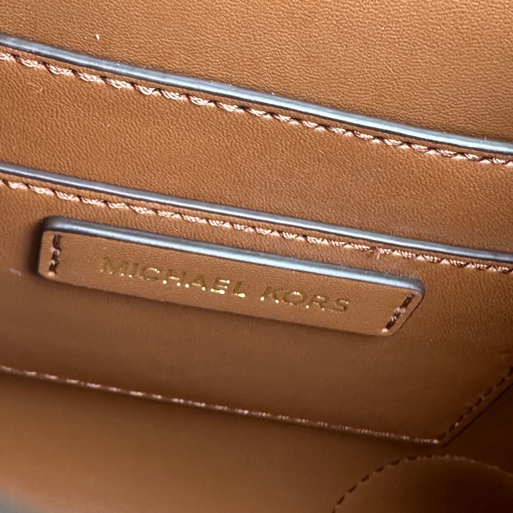 Michael Kors Mini Pebbled Tan Leather Drawstring Top handle Bucket Nag R$258 - Picture 6 of 11